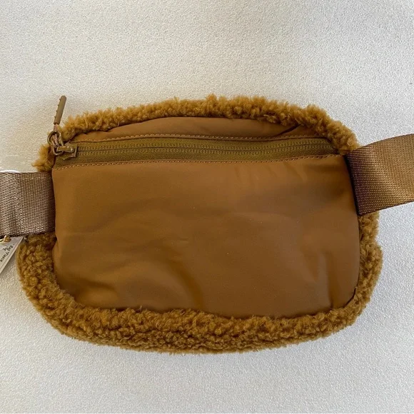 Lululemon Fleece Everywhere Belt Bag - Picture 6 of 9